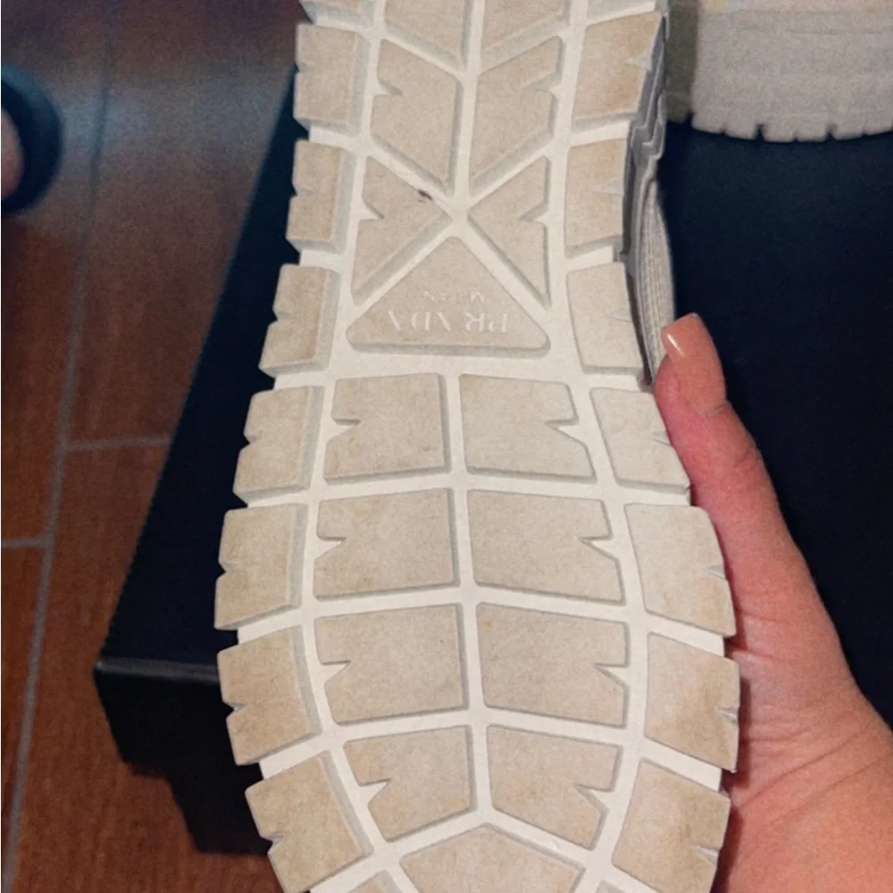 Sold out platform sequin Prada sneakers - Picture 4 of 7